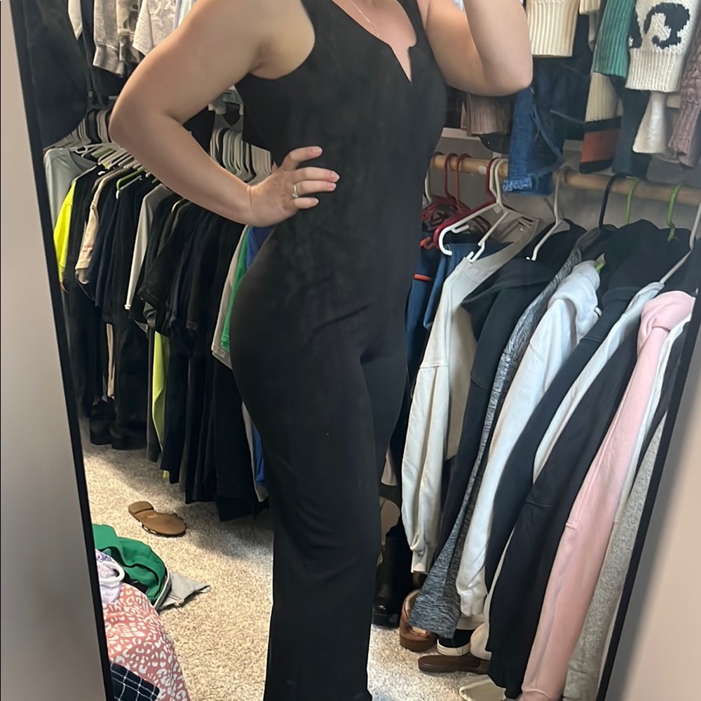 Miami Elegant Black V-Neck Jumpsuit